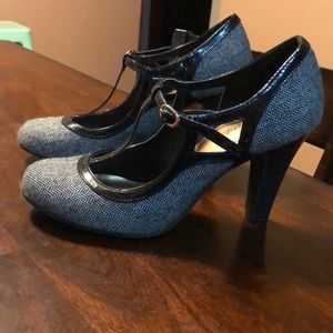 Houndstooth Mary Jane shoes with a t-strap